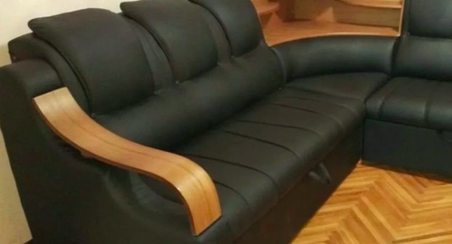Перетяжка кожаного дивана. Комендантский проспект